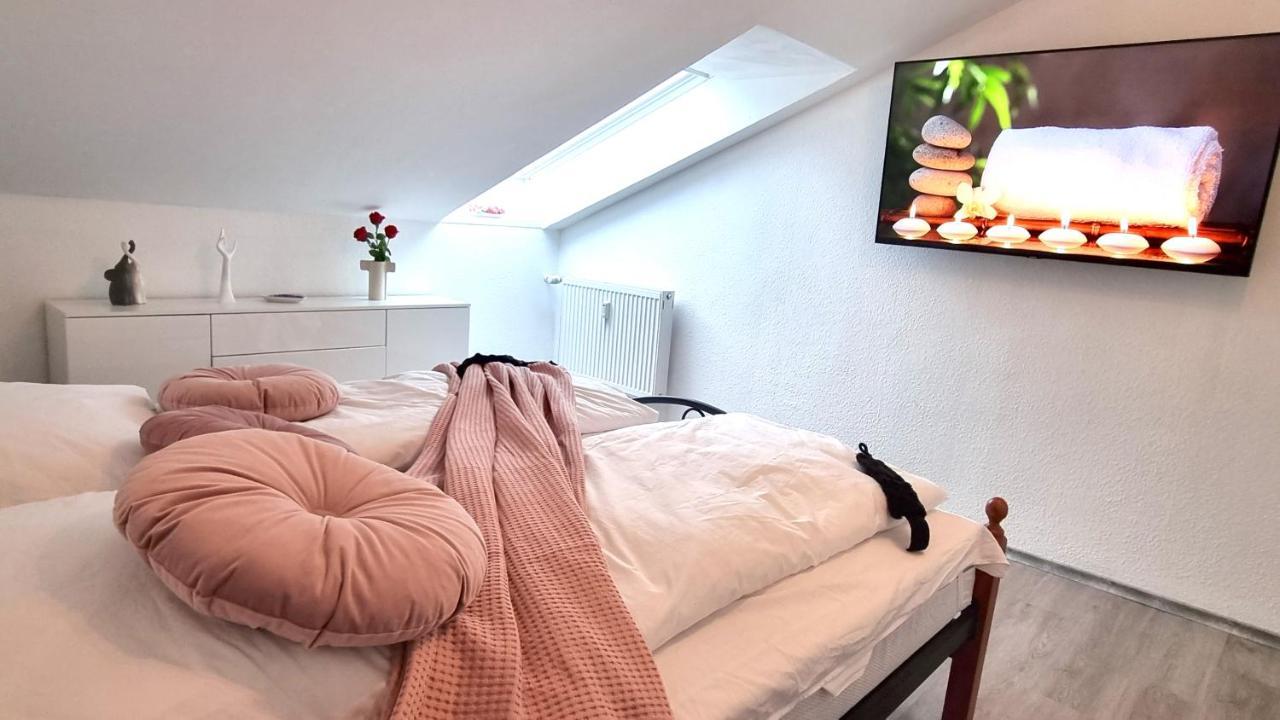 Wohnung: Beast. Bis 6 Personen, Klima, Massageliege, 3x Tv